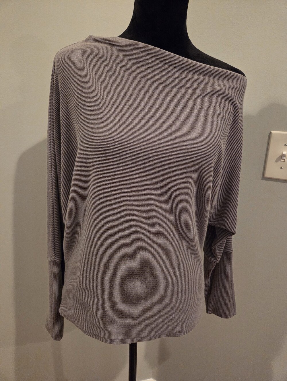 Tres Bien Gray Off-Shoulder Ribbed Sweater
